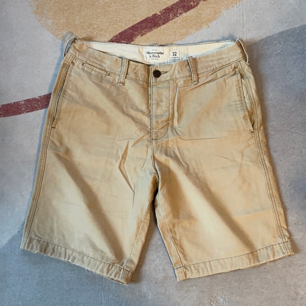 A&F Shorts size 32